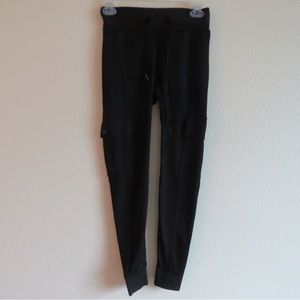 Savvi Black Flap Side Pocket Leggings size small